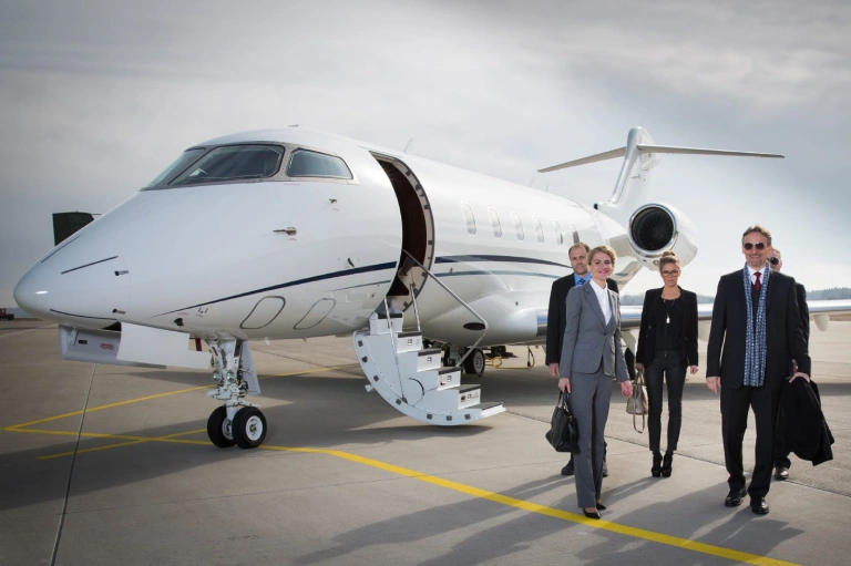 Eksklusiv guide til udlejning af private jets med fokus på komfort, fleksibilitet og premium service.